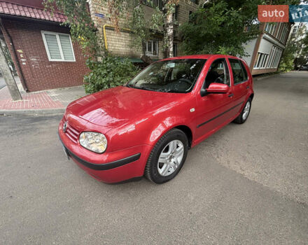 Красный Фольксваген Гольф, объемом двигателя 1.6 л и пробегом 290 тыс. км за 4399 $, фото 1 на Automoto.ua