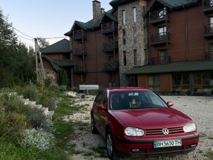 Красный Фольксваген Гольф, объемом двигателя 1.6 л и пробегом 255 тыс. км за 4100 $, фото 1 на Automoto.ua