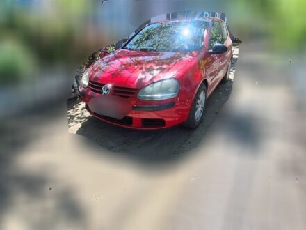 Фольксваген Гольф 2004 в Раздельной на Automoto.ua Красный Фольксваген Гольф, объемом двигателя 0 л и пробегом 264 тыс. км за 4150 $, фото 1 на Automoto.ua