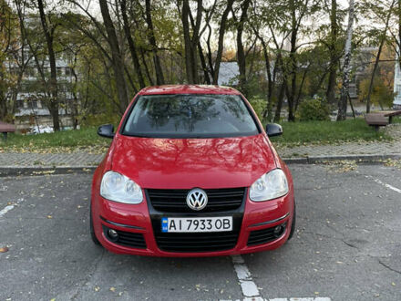 Красный Фольксваген Гольф, объемом двигателя 1.6 л и пробегом 244 тыс. км за 6200 $, фото 1 на Automoto.ua