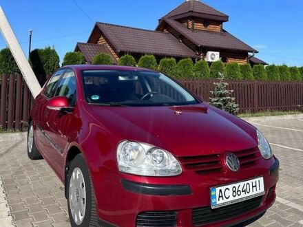 Красный Фольксваген Гольф, объемом двигателя 1.6 л и пробегом 232 тыс. км за 4700 $, фото 1 на Automoto.ua