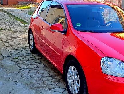 Фольксваген Гольф 2006 у Кропивницькому (Кіровограді) на Automoto.ua Червоний Фольксваген Гольф, об'ємом двигуна 1.6 л та пробігом 224 тис. км за 5450 $, фото 1 на Automoto.ua