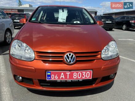Красный Фольксваген Гольф, объемом двигателя 1.4 л и пробегом 230 тыс. км за 5800 $, фото 1 на Automoto.ua