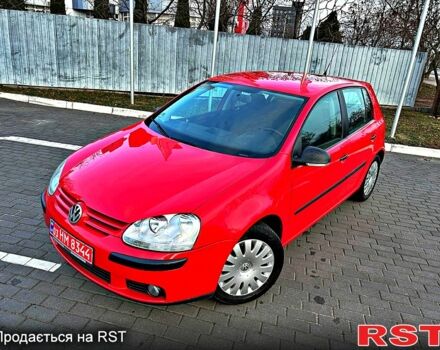 Красный Фольксваген Гольф, объемом двигателя 1.6 л и пробегом 221 тыс. км за 5999 $, фото 1 на Automoto.ua