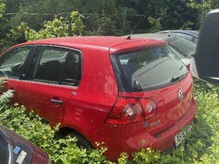 Красный Фольксваген Гольф, объемом двигателя 1.6 л и пробегом 200 тыс. км за 144769 $, фото 1 на Automoto.ua