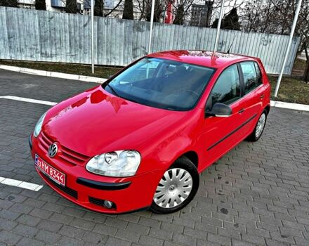 Красный Фольксваген Гольф, объемом двигателя 1.6 л и пробегом 221 тыс. км за 5999 $, фото 1 на Automoto.ua