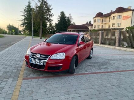 Красный Фольксваген Гольф, объемом двигателя 1.6 л и пробегом 240 тыс. км за 5999 $, фото 1 на Automoto.ua