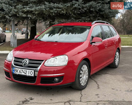 Красный Фольксваген Гольф, объемом двигателя 1.6 л и пробегом 299 тыс. км за 4850 $, фото 1 на Automoto.ua