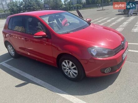 Красный Фольксваген Гольф, объемом двигателя 1.39 л и пробегом 250 тыс. км за 7999 $, фото 1 на Automoto.ua