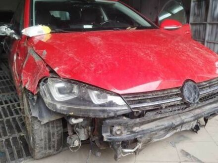 Красный Фольксваген Гольф, объемом двигателя 1.6 л и пробегом 270 тыс. км за 3700 $, фото 1 на Automoto.ua