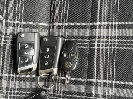 Фольксваген Гольф 2016 в Ковель на Automoto.ua Красный Фольксваген Гольф, объемом двигателя 1.97 л и пробегом 0 тыс. км за 500 $, фото 1 на Automoto.ua