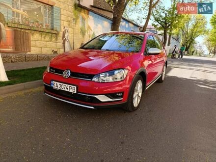 Фольксваген Гольф 2017 у Белгород-Днестровском на Automoto.ua Червоний Фольксваген Гольф, об'ємом двигуна 1.8 л та пробігом 59 тис. км за 14300 $, фото 1 на Automoto.ua