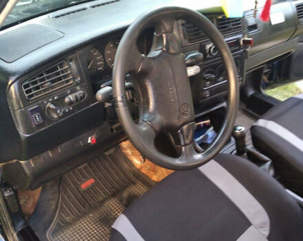 Фольксваген Гольф, объемом двигателя 1.6 л и пробегом 270 тыс. км за 2700 $, фото 3 на Automoto.ua