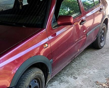 Фольксваген Гольф, объемом двигателя 1.8 л и пробегом 199 тыс. км за 1300 $, фото 1 на Automoto.ua