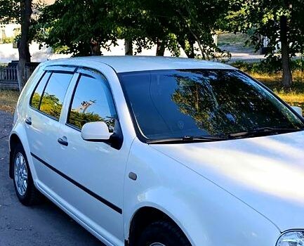 Фольксваген Гольф, объемом двигателя 1.3 л и пробегом 180 тыс. км за 4135 $, фото 4 на Automoto.ua