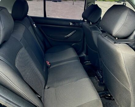 Фольксваген Гольф, объемом двигателя 1.6 л и пробегом 239 тыс. км за 4399 $, фото 4 на Automoto.ua