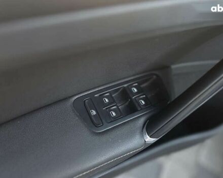 Фольксваген Гольф, объемом двигателя 1.6 л и пробегом 280 тыс. км за 10800 $, фото 14 на Automoto.ua