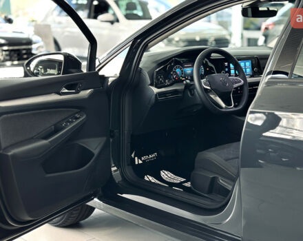 купить новое авто Фольксваген Гольф 2025 года от официального дилера Автодім Атлант на Вацлава Гавела Фольксваген фото
