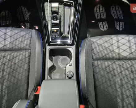 купить новое авто Фольксваген Гольф 2025 года от официального дилера Автодім Атлант на Вацлава Гавела Фольксваген фото