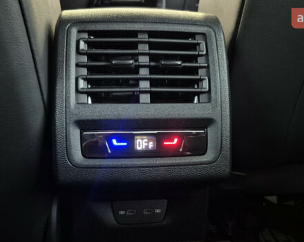 купить новое авто Фольксваген Гольф 2025 года от официального дилера Автодім Атлант на Вацлава Гавела Фольксваген фото