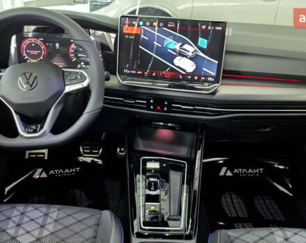купить новое авто Фольксваген Гольф 2025 года от официального дилера Автодім Атлант на Вацлава Гавела Фольксваген фото