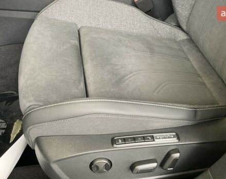 купить новое авто Фольксваген Гольф 2025 года от официального дилера Автодім Атлант на Вацлава Гавела Фольксваген фото