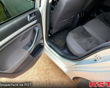 Фольксваген Гольф 2010 в Бобринце на Automoto.ua Фольксваген Гольф, объемом двигателя 1.6 л и пробегом 181 тыс. км за 6800 $, фото 5 на Automoto.ua