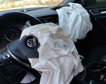 Фольксваген Гольф, объемом двигателя 1.6 л и пробегом 280 тыс. км за 5500 $, фото 6 на Automoto.ua