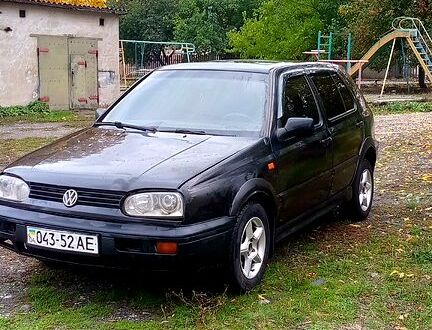 Фольксваген Гольф 1995 в Желтых Водах на Automoto.ua Фольксваген Гольф, объемом двигателя 1.8 л и пробегом 460 тыс. км за 1200 $, фото 1 на Automoto.ua