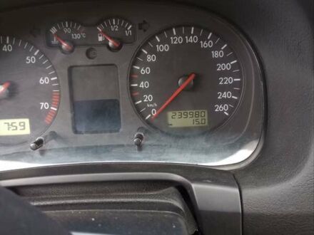 Фольксваген Гольф 2002 в Умани на Automoto.ua Фольксваген Гольф, объемом двигателя 1.6 л и пробегом 240 тыс. км за 4400 $, фото 1 на Automoto.ua