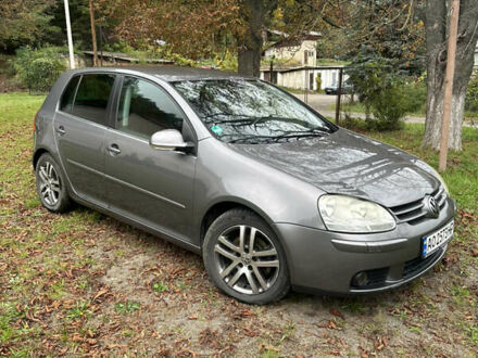 Фольксваген Гольф 2007 в Ужгороде на Automoto.ua Фольксваген Гольф, объемом двигателя 1.97 л и пробегом 255 тыс. км за 6500 $, фото 1 на Automoto.ua