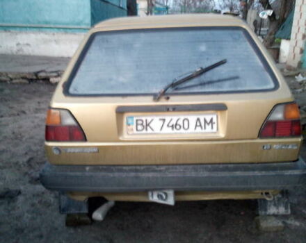 Желтый Фольксваген Гольф, объемом двигателя 1.8 л и пробегом 267 тыс. км за 1500 $, фото 4 на Automoto.ua