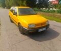 Желтый Фольксваген Гольф, объемом двигателя 1.9 л и пробегом 300 тыс. км за 1450 $, фото 1 на Automoto.ua