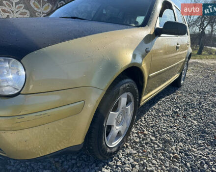 Желтый Фольксваген Гольф, объемом двигателя 1.6 л и пробегом 350 тыс. км за 2450 $, фото 7 на Automoto.ua