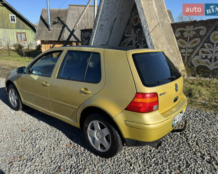 Желтый Фольксваген Гольф, объемом двигателя 1.6 л и пробегом 350 тыс. км за 2450 $, фото 12 на Automoto.ua