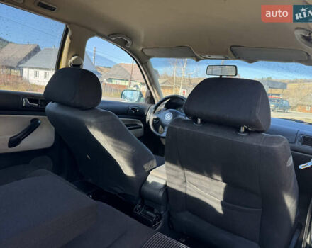 Желтый Фольксваген Гольф, объемом двигателя 1.6 л и пробегом 350 тыс. км за 2450 $, фото 15 на Automoto.ua