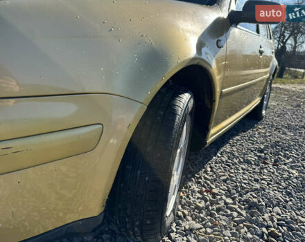 Желтый Фольксваген Гольф, объемом двигателя 1.6 л и пробегом 350 тыс. км за 2450 $, фото 16 на Automoto.ua