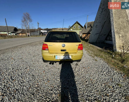 Желтый Фольксваген Гольф, объемом двигателя 1.6 л и пробегом 350 тыс. км за 2450 $, фото 2 на Automoto.ua