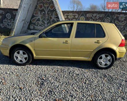 Желтый Фольксваген Гольф, объемом двигателя 1.6 л и пробегом 350 тыс. км за 2450 $, фото 8 на Automoto.ua