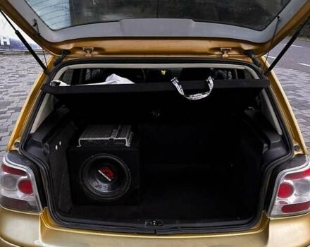 Желтый Фольксваген Гольф, объемом двигателя 1.6 л и пробегом 318 тыс. км за 2900 $, фото 3 на Automoto.ua