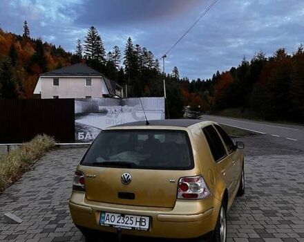 Желтый Фольксваген Гольф, объемом двигателя 1.6 л и пробегом 318 тыс. км за 2900 $, фото 5 на Automoto.ua