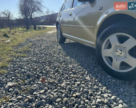 Желтый Фольксваген Гольф, объемом двигателя 1.6 л и пробегом 350 тыс. км за 2450 $, фото 17 на Automoto.ua