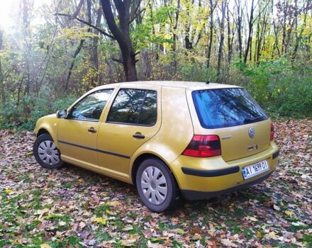 Желтый Фольксваген Гольф, объемом двигателя 1.4 л и пробегом 229 тыс. км за 3000 $, фото 2 на Automoto.ua