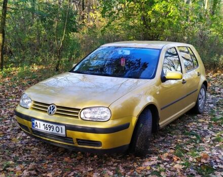 Желтый Фольксваген Гольф, объемом двигателя 1.4 л и пробегом 229 тыс. км за 3000 $, фото 1 на Automoto.ua