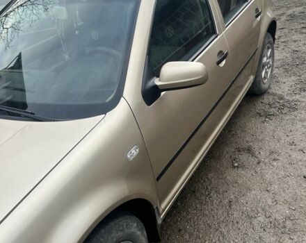 Желтый Фольксваген Гольф, объемом двигателя 1.4 л и пробегом 236 тыс. км за 5500 $, фото 4 на Automoto.ua