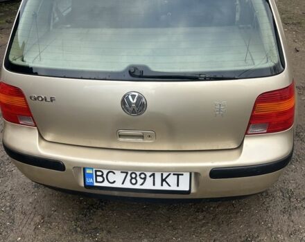 Желтый Фольксваген Гольф, объемом двигателя 1.4 л и пробегом 236 тыс. км за 5500 $, фото 2 на Automoto.ua