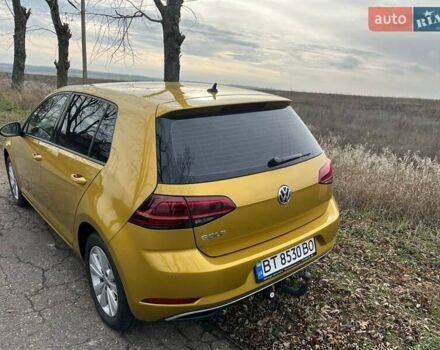 Желтый Фольксваген Гольф, объемом двигателя 1.4 л и пробегом 130 тыс. км за 13200 $, фото 3 на Automoto.ua