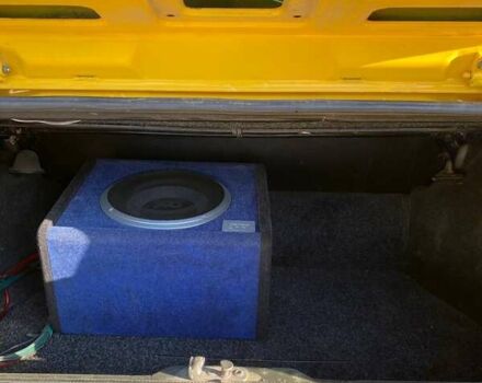 Желтый Фольксваген Гольф, объемом двигателя 1.8 л и пробегом 200 тыс. км за 6000 $, фото 4 на Automoto.ua