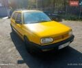 Желтый Фольксваген Гольф, объемом двигателя 1.9 л и пробегом 250 тыс. км за 1350 $, фото 1 на Automoto.ua