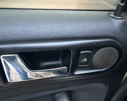 Желтый Фольксваген Гольф, объемом двигателя 1.6 л и пробегом 245 тыс. км за 3700 $, фото 7 на Automoto.ua